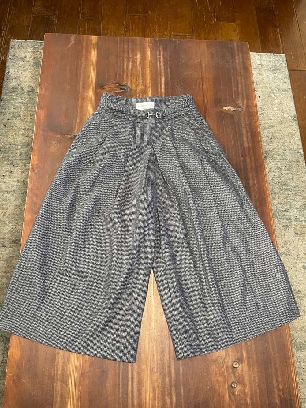 Babaton Wide-Leg Pleated Culottes in Heather Gray - Picture 3 of 4